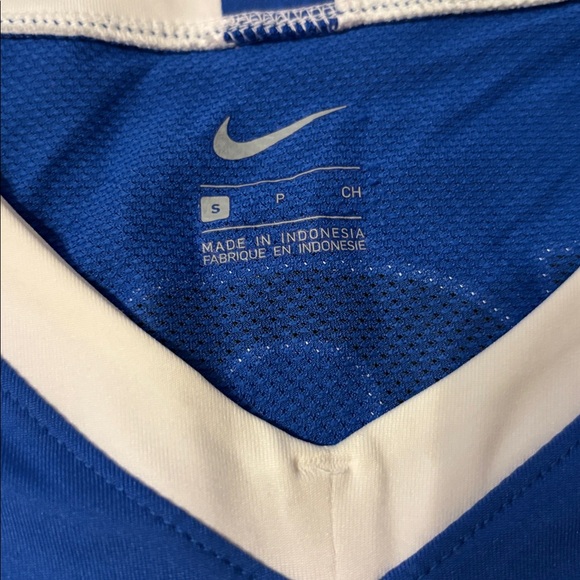 Nike Women's Blue Athletic Top - Picture 4 of 7